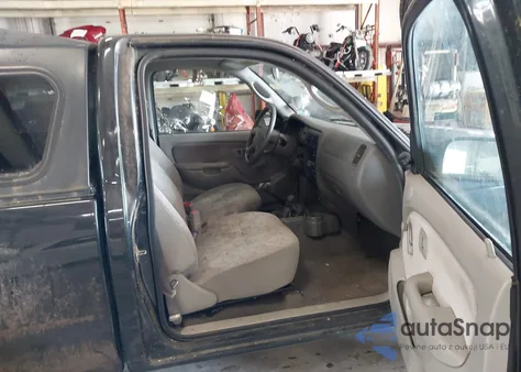 2002 Toyota Tacoma z USA, uszkodzony, nr VIN 5TEPM62NX2Z129705